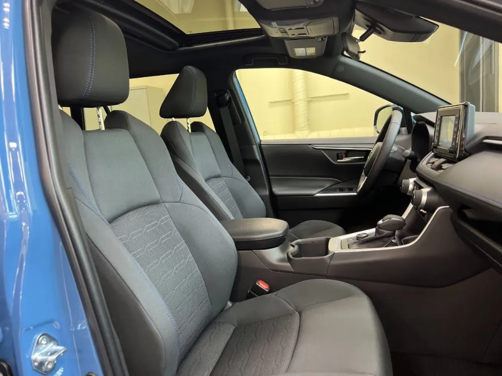 2022 Toyota RAV4 Hybrid SE Cavalry Blue 16